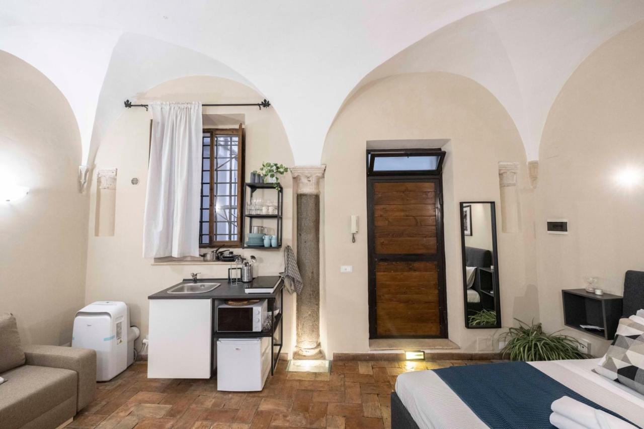 Studio Delle Grotte - Campo De' Fiori Рим Екстер'єр фото