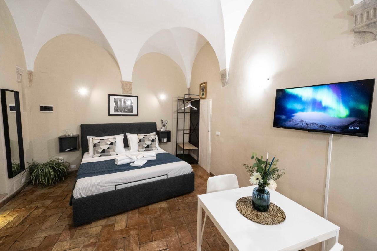 Studio Delle Grotte - Campo De' Fiori Рим Екстер'єр фото
