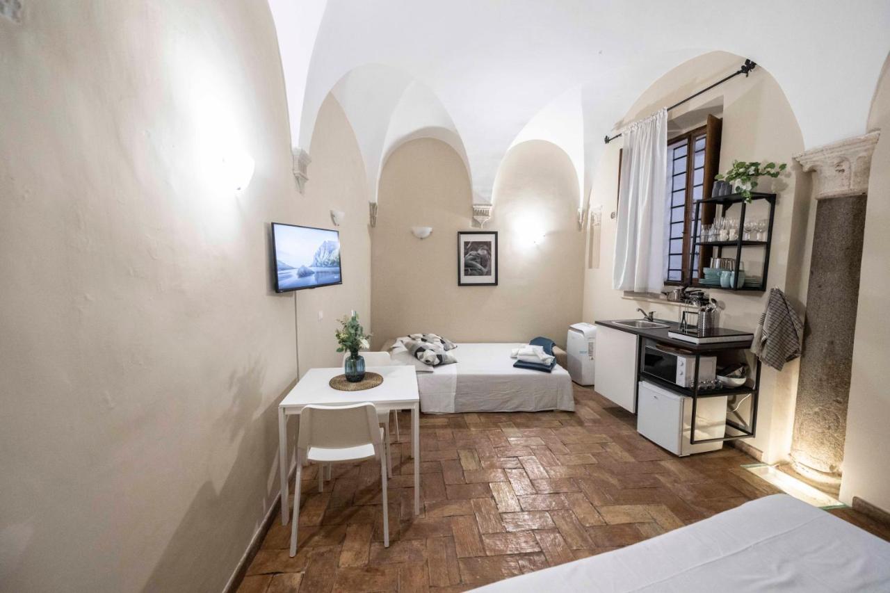 Studio Delle Grotte - Campo De' Fiori Рим Екстер'єр фото