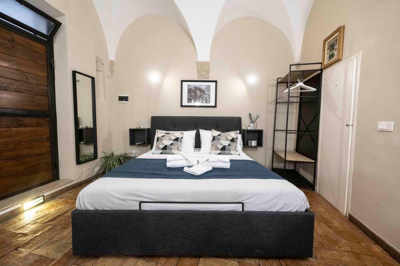 Studio Delle Grotte - Campo De' Fiori Рим Екстер'єр фото